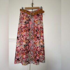Lark + Grey Floral A-Line Skirt with Tan Belt size M